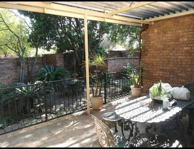 2 BEDROOM PROPERTY TO RENT IN ASHLEA GARDENS